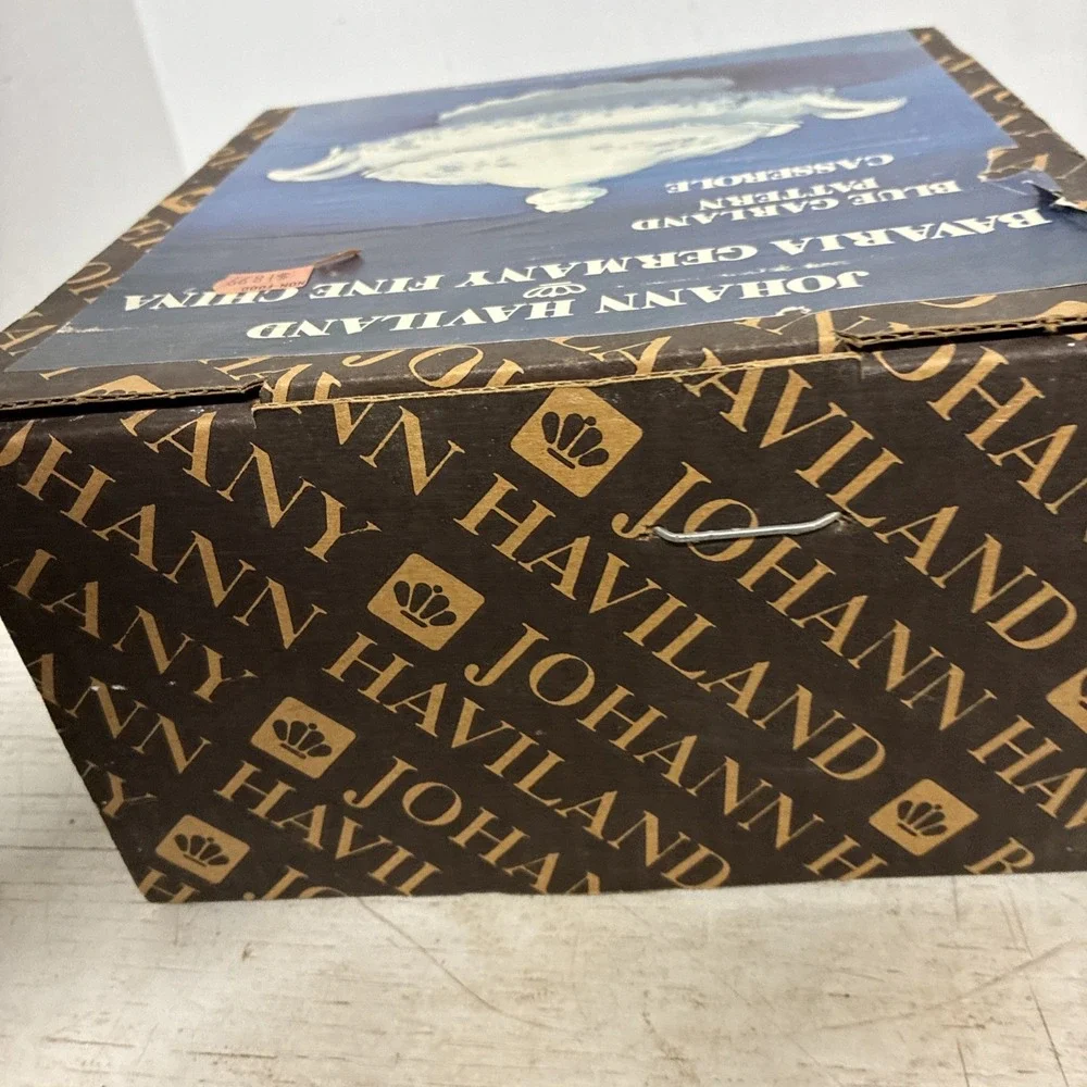 VINTAGE HAVILAND BLUE GARLAND CASSEROLE DISH WITH LID and BOX